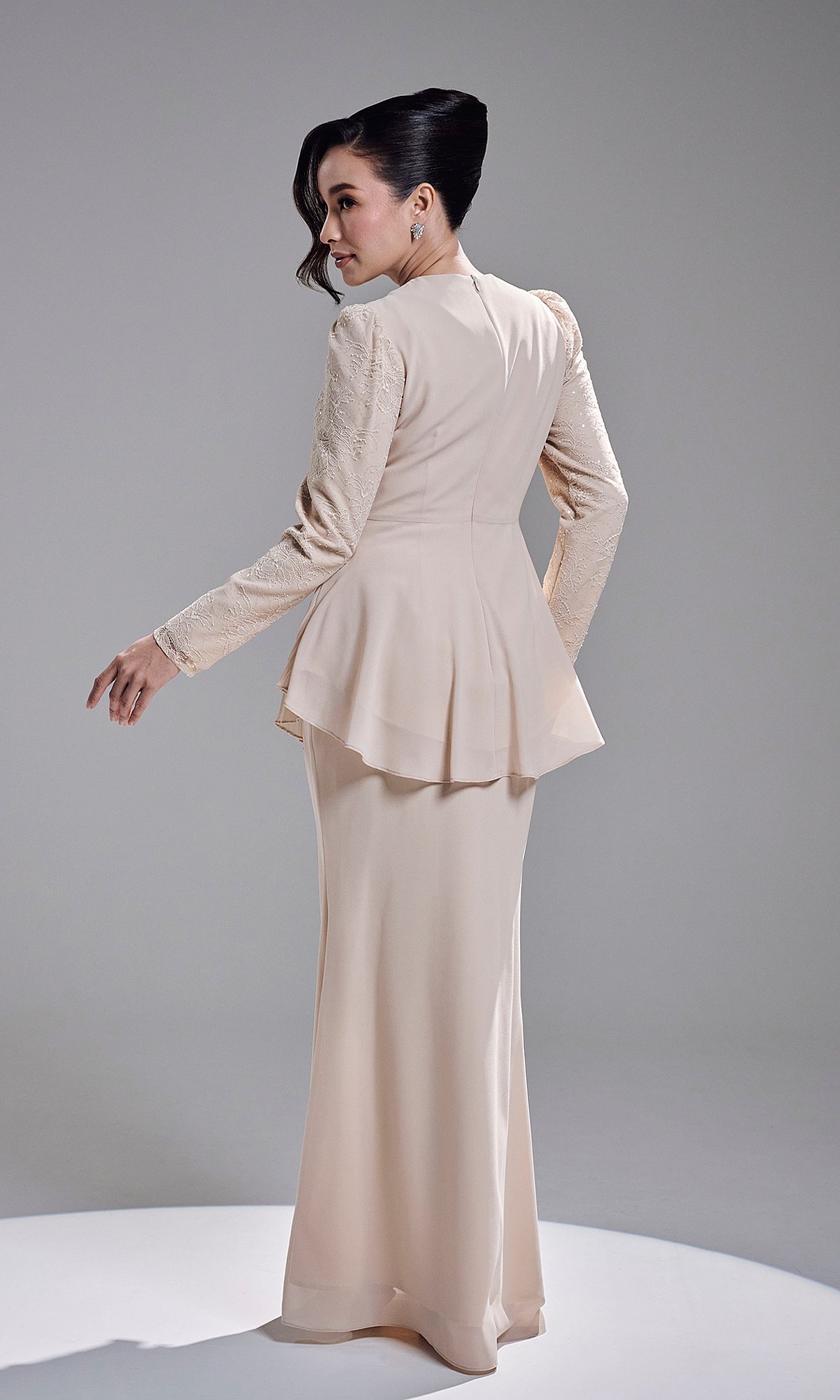 HANNAH KURUNG - CHAMPAGNE