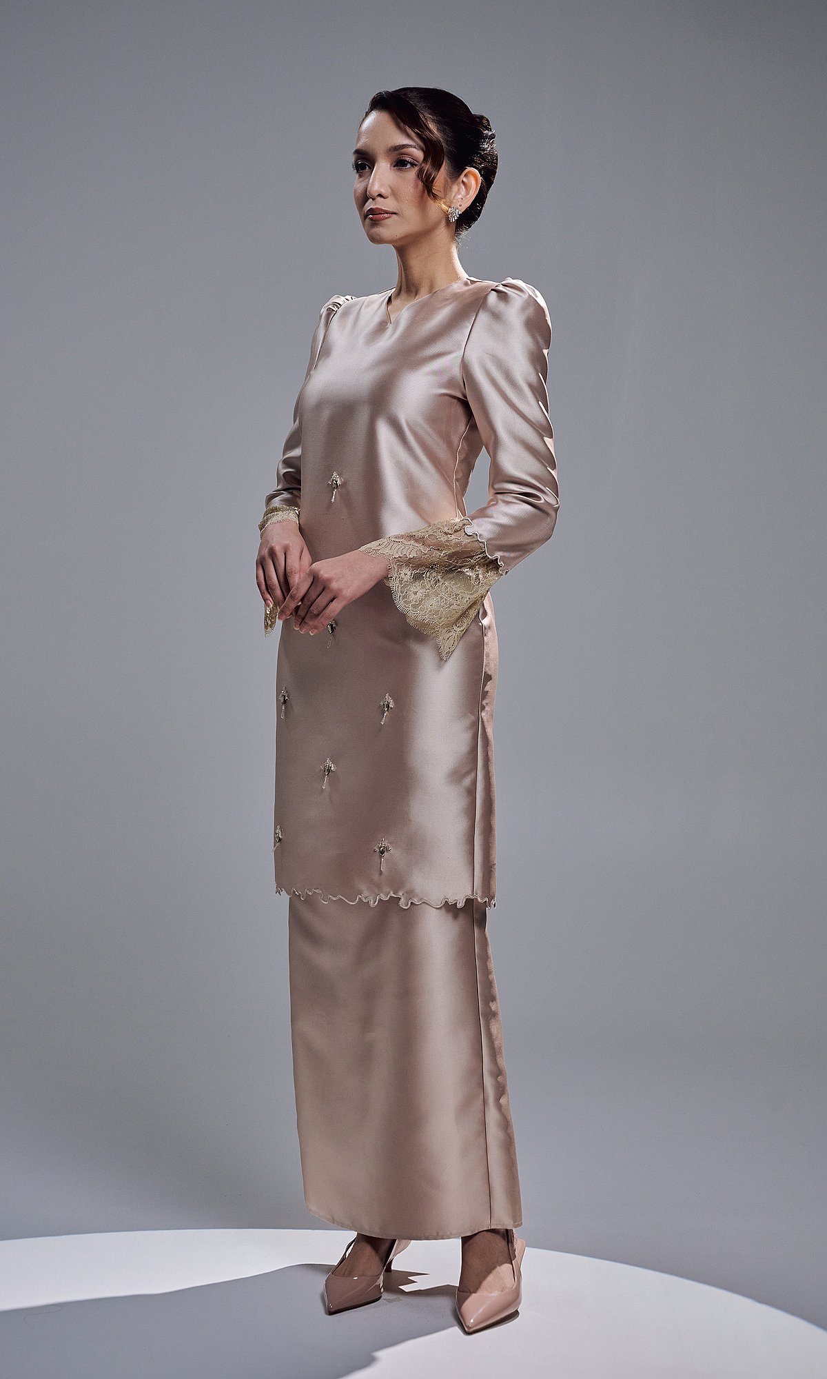 NAZIRA KURUNG - CHAMPAGNE