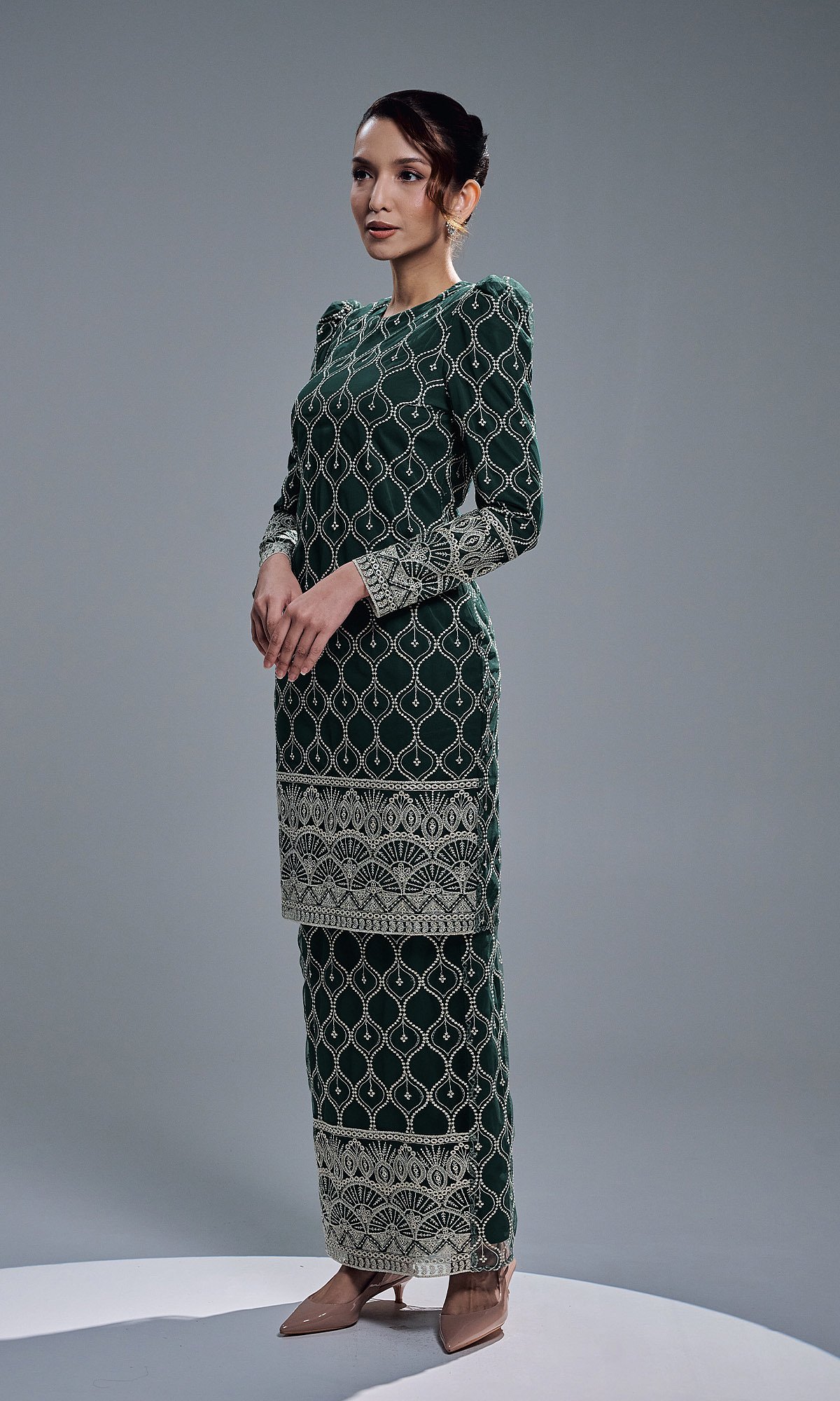 ELVIANA KURUNG - EMERALD