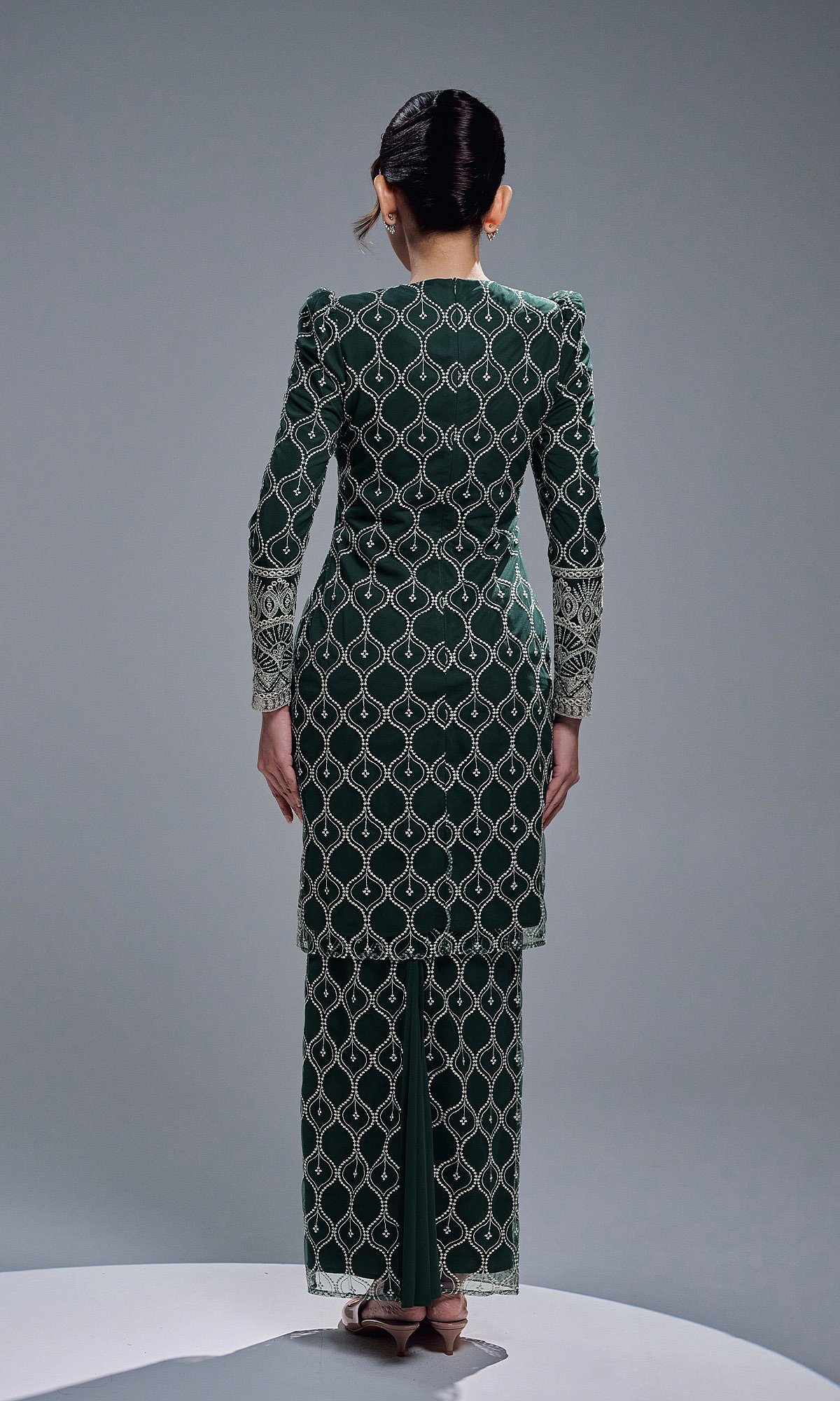 ELVIANA KURUNG - EMERALD