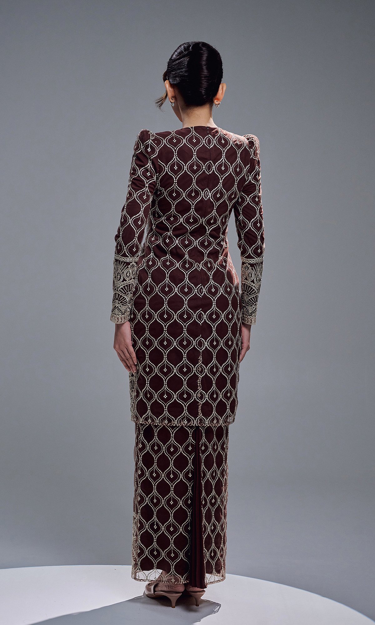 ELVIANA KURUNG - RICH BROWN