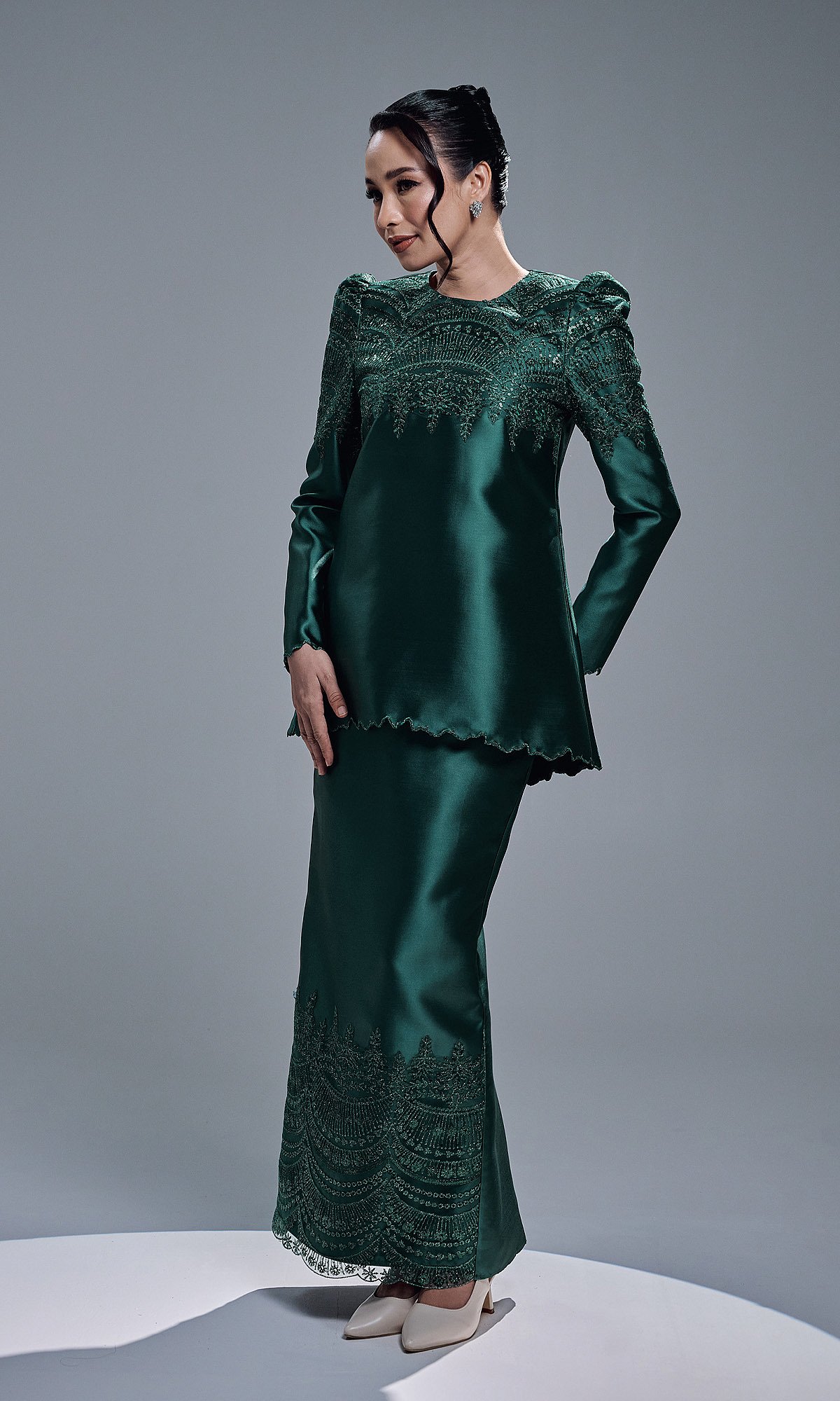 GLORIA KURUNG - EMERALD