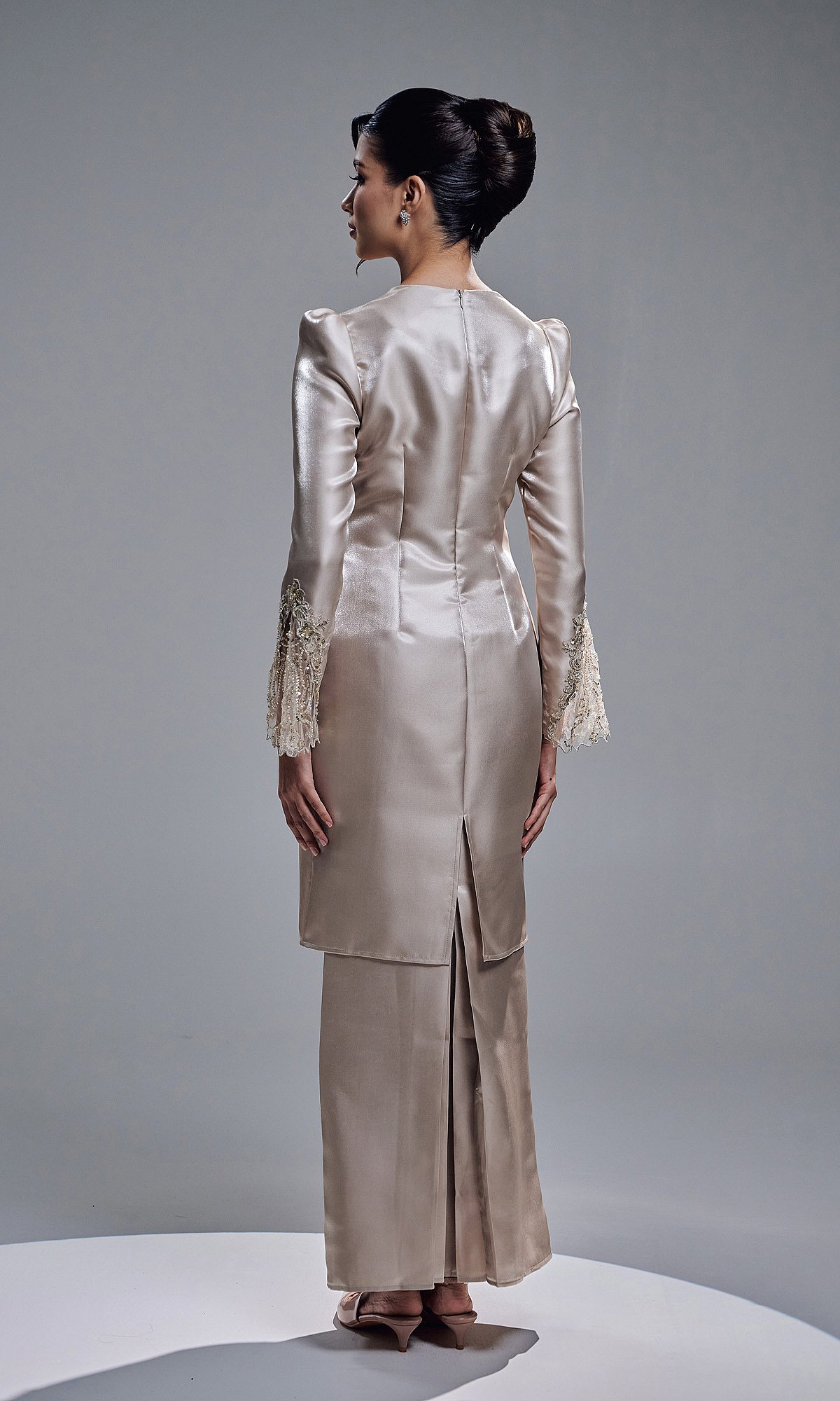 THALINA KURUNG - CHAMPAGNE