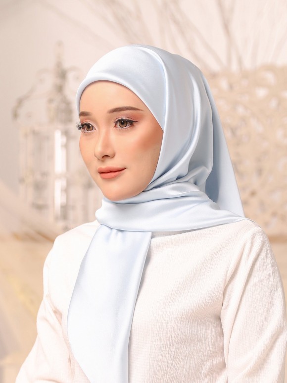 OLIVIA SQUARE - BABY BLUE