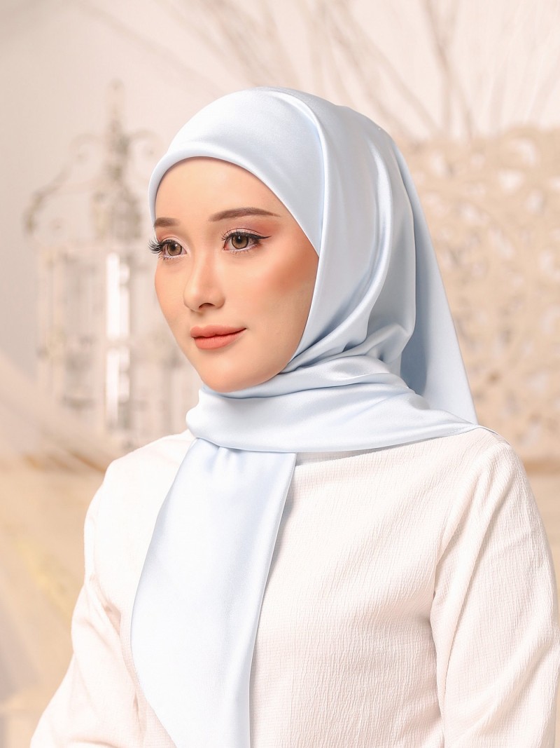 OLIVIA SQUARE - BABY BLUE