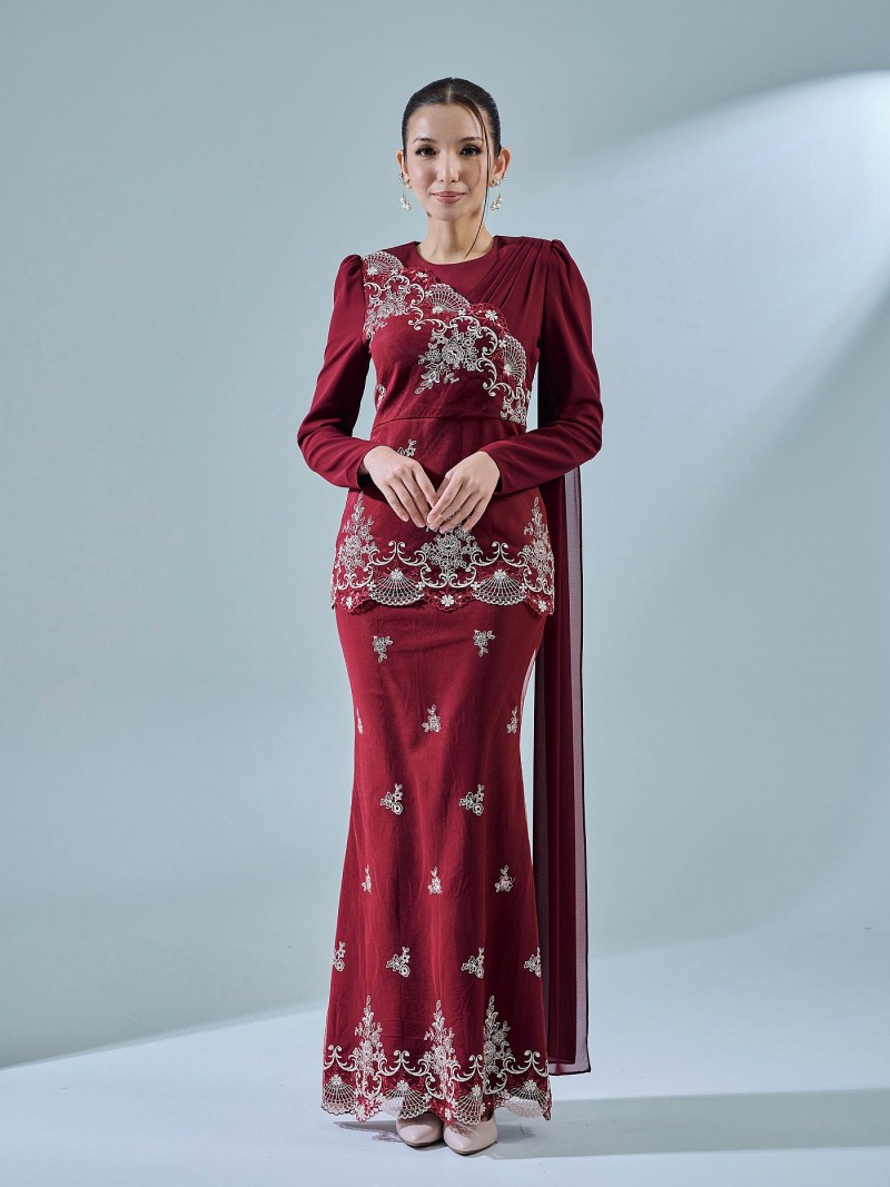 KAREENA KURUNG - MAROON