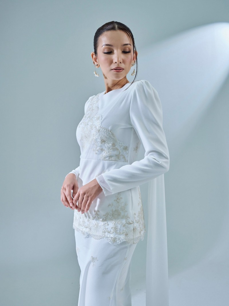 KAREENA KURUNG - OFF WHITE