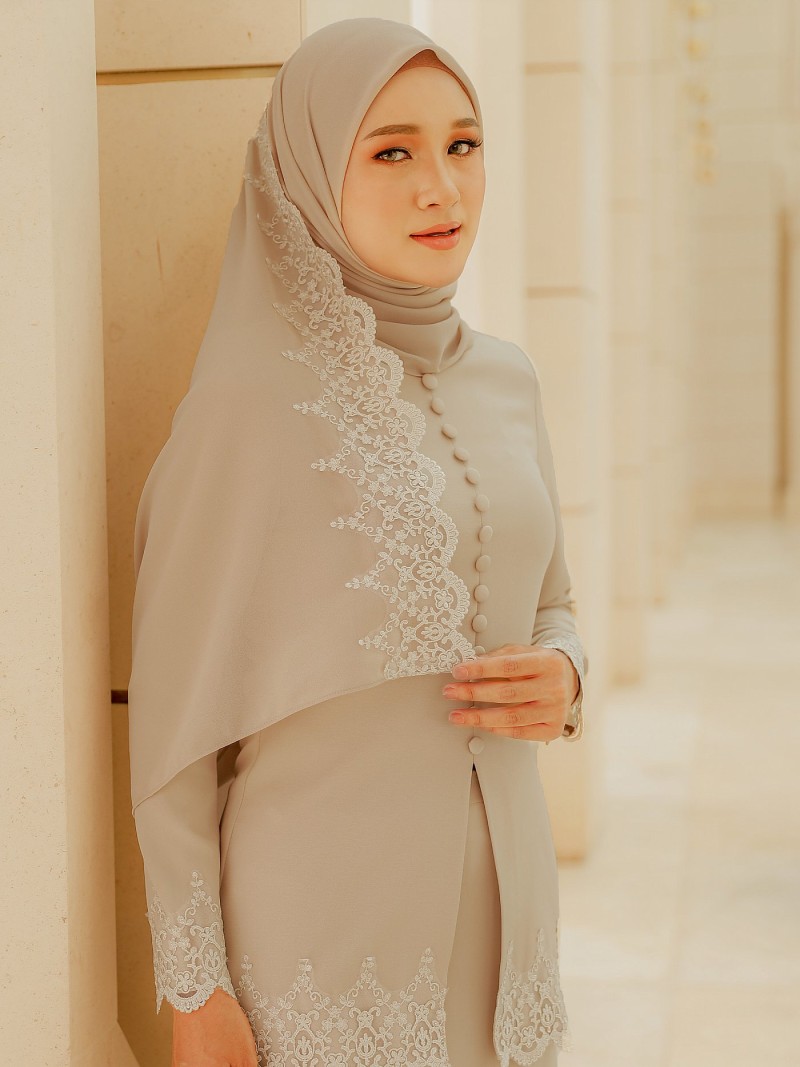 ZEHRA SHAWL - NUDE OLIVE