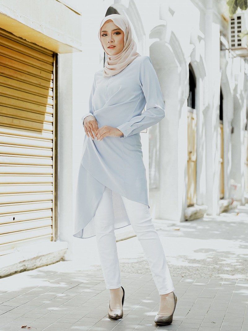 CAROL BLOUSE - DUSTY BLUE