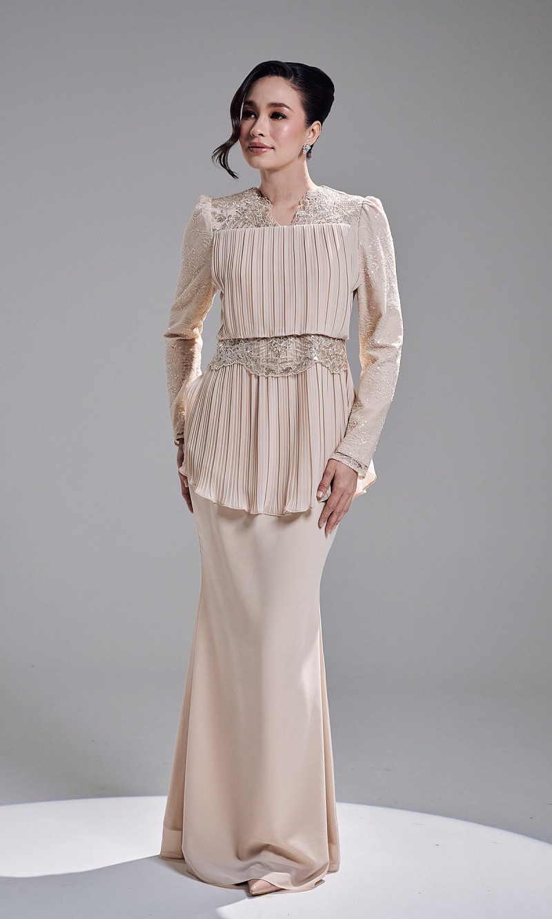 HANNAH KURUNG - CHAMPAGNE