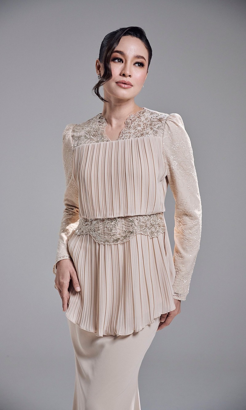 HANNAH KURUNG - CHAMPAGNE