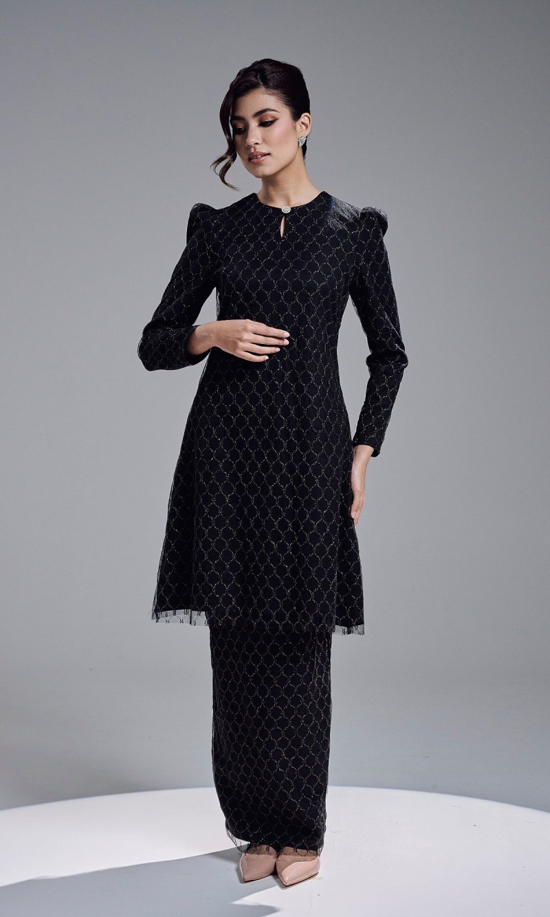 CELINE KURUNG - BLACK