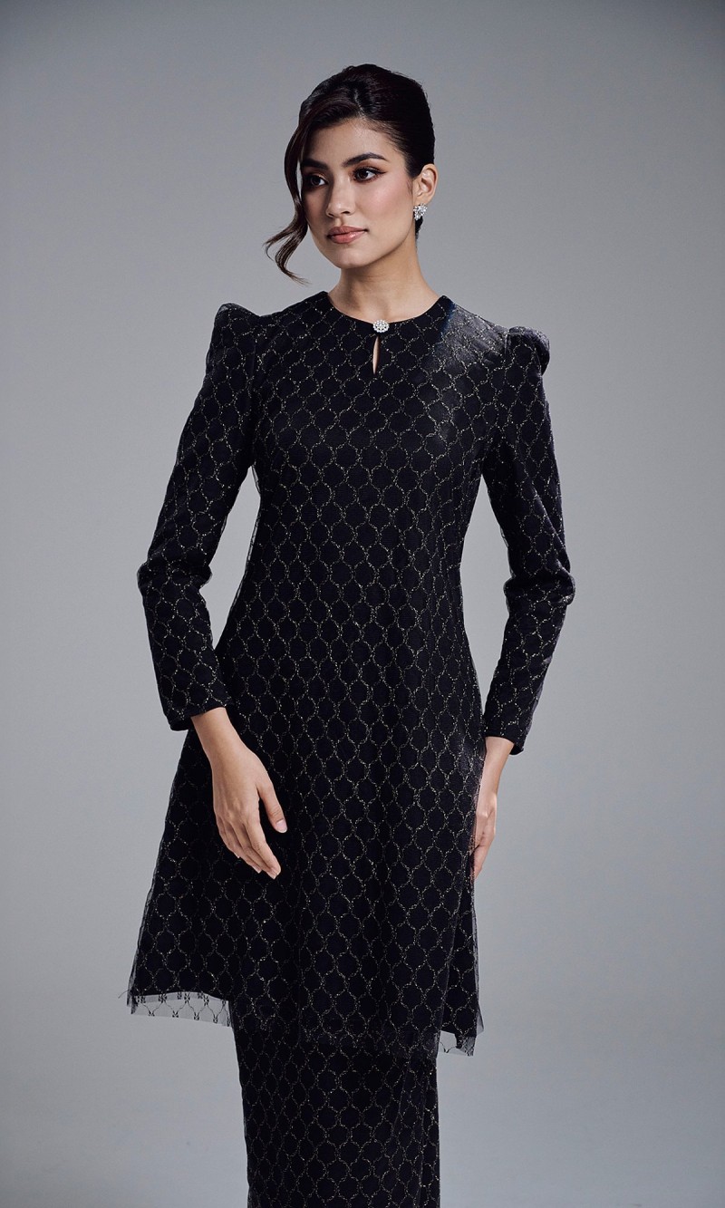 CELINE KURUNG - BLACK