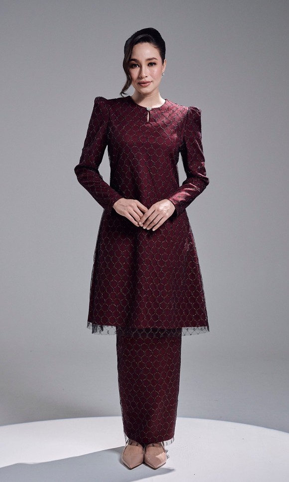 CELINE KURUNG - MAROON