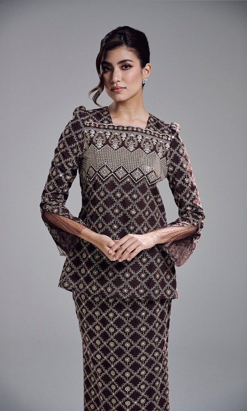 ESHANA KURUNG - MAHOGANY