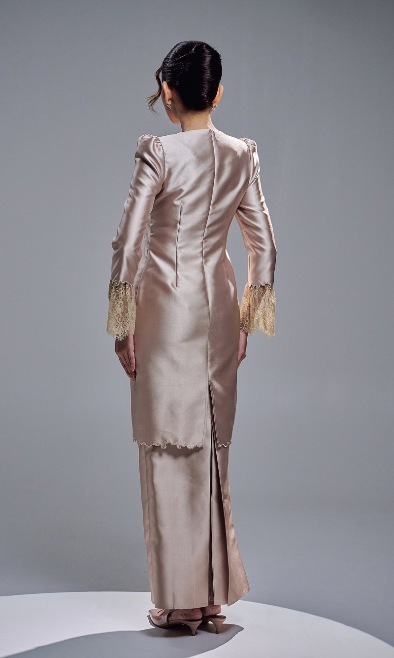 NAZIRA KURUNG - CHAMPAGNE