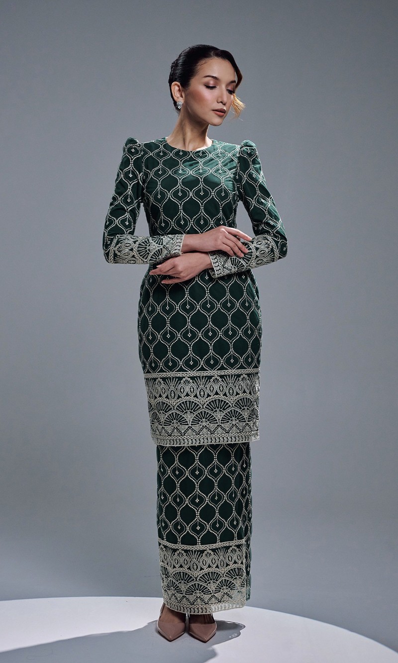 ELVIANA KURUNG - EMERALD