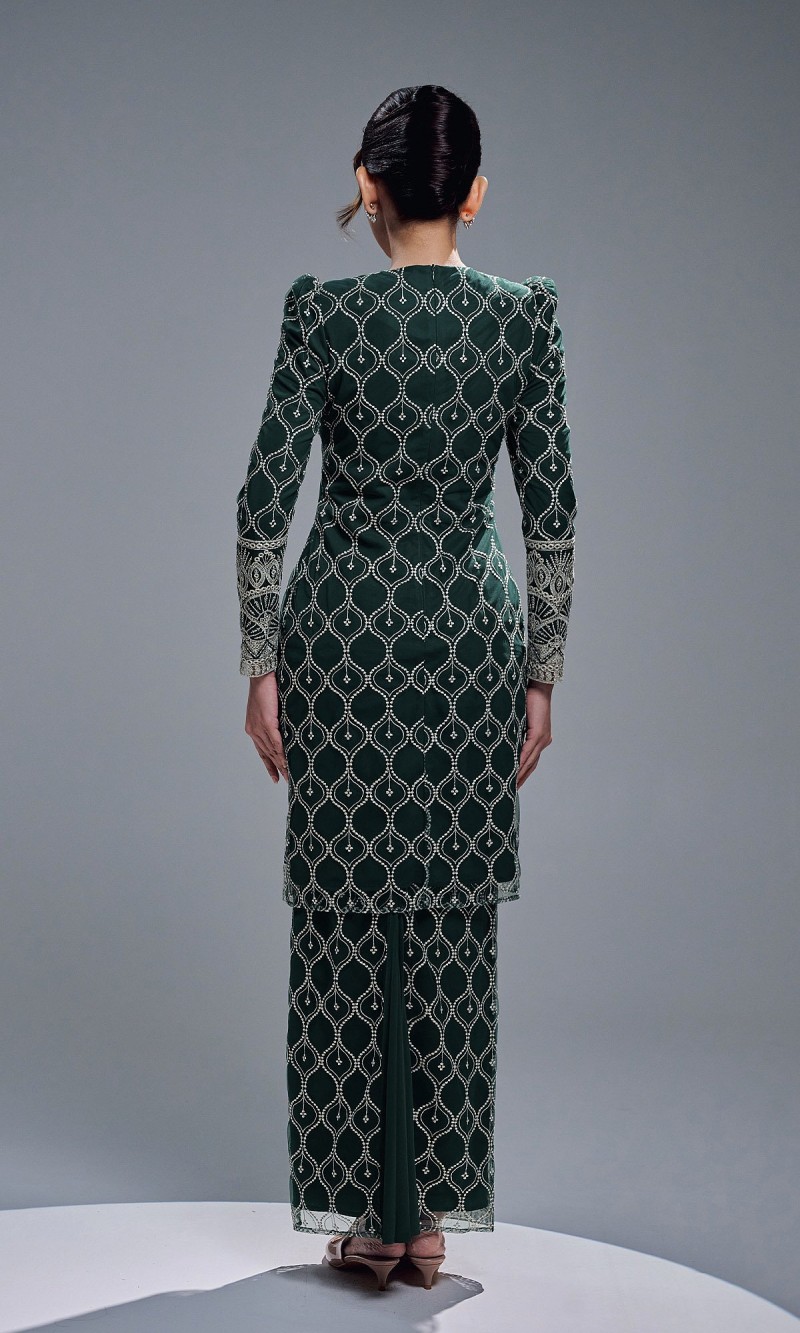 ELVIANA KURUNG - EMERALD