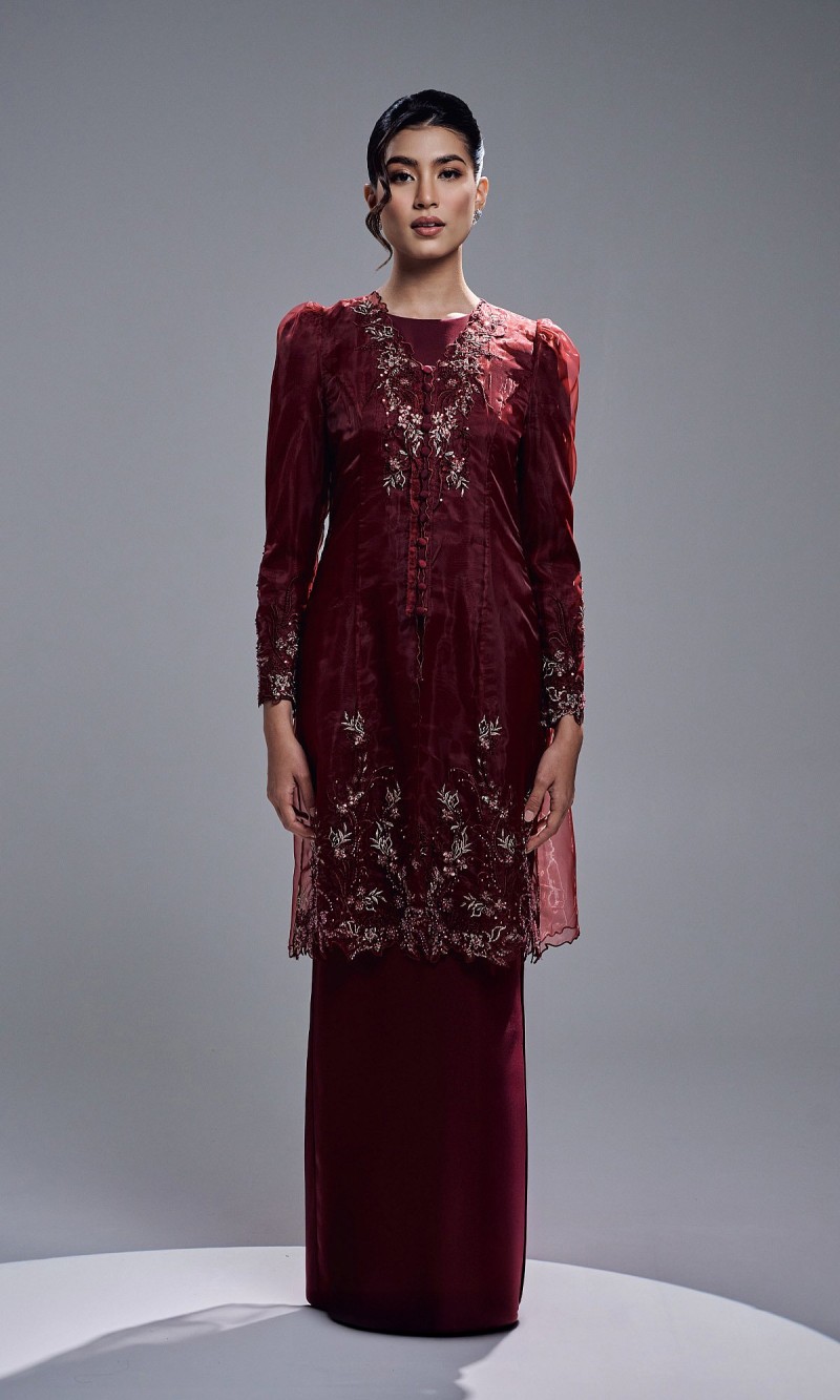 TIARA DRESS - MAROON