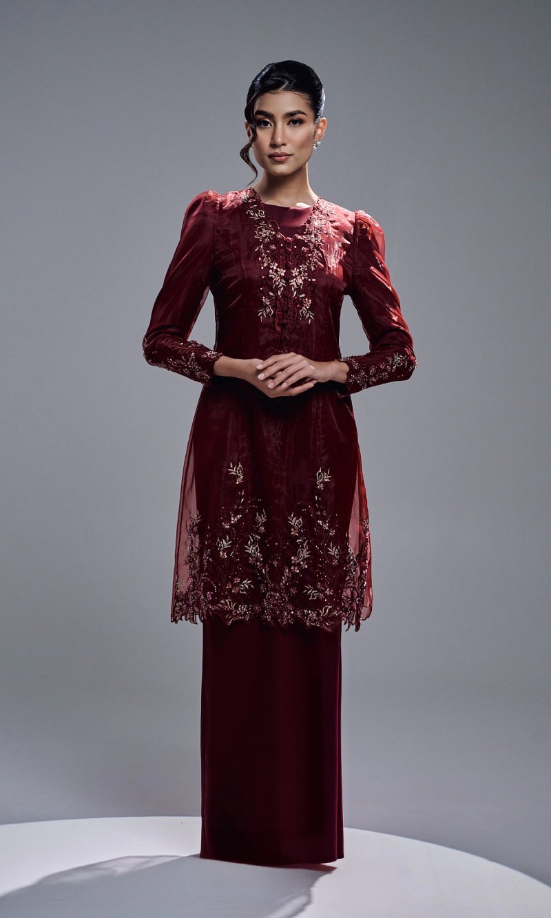 TIARA DRESS - MAROON