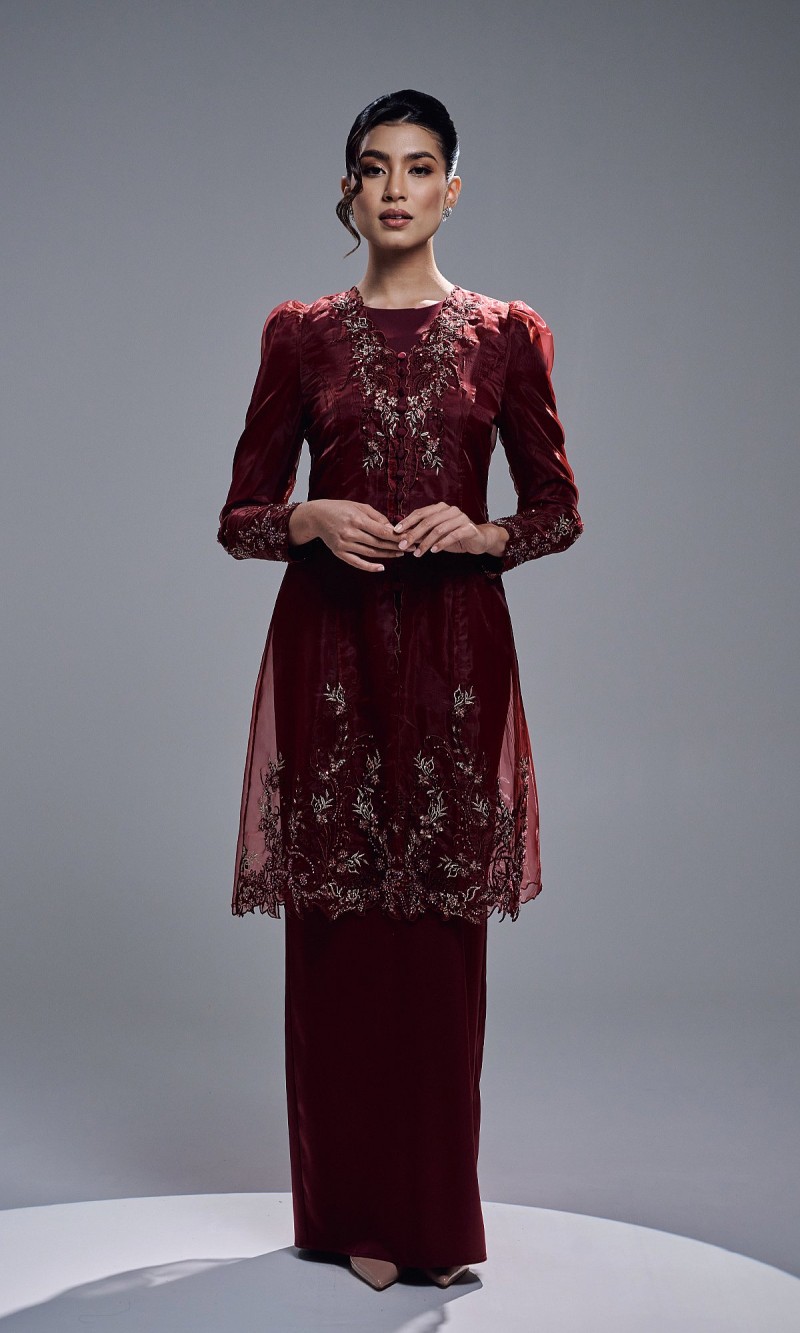 TIARA DRESS - MAROON