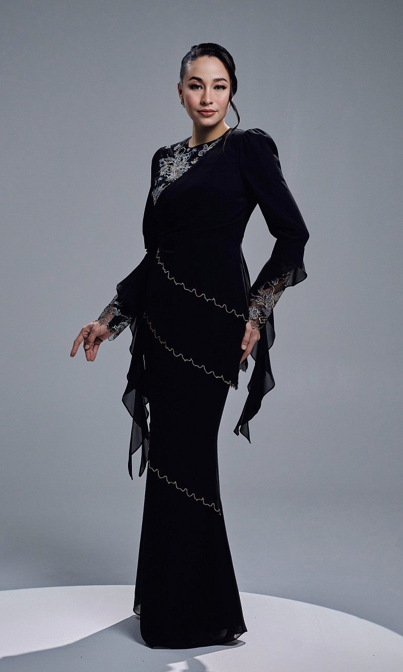 SABRINE KURUNG - BLACK