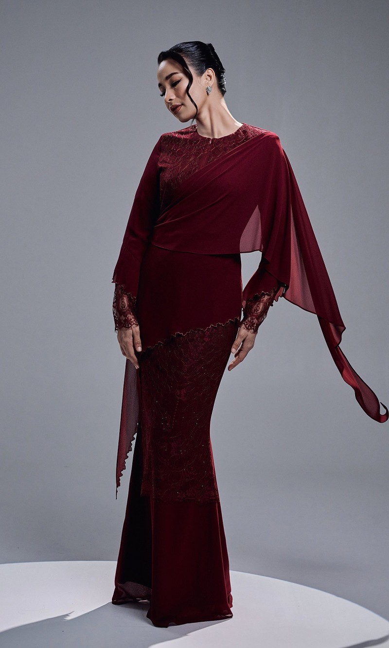 RAEESA DRESS - MAROON
