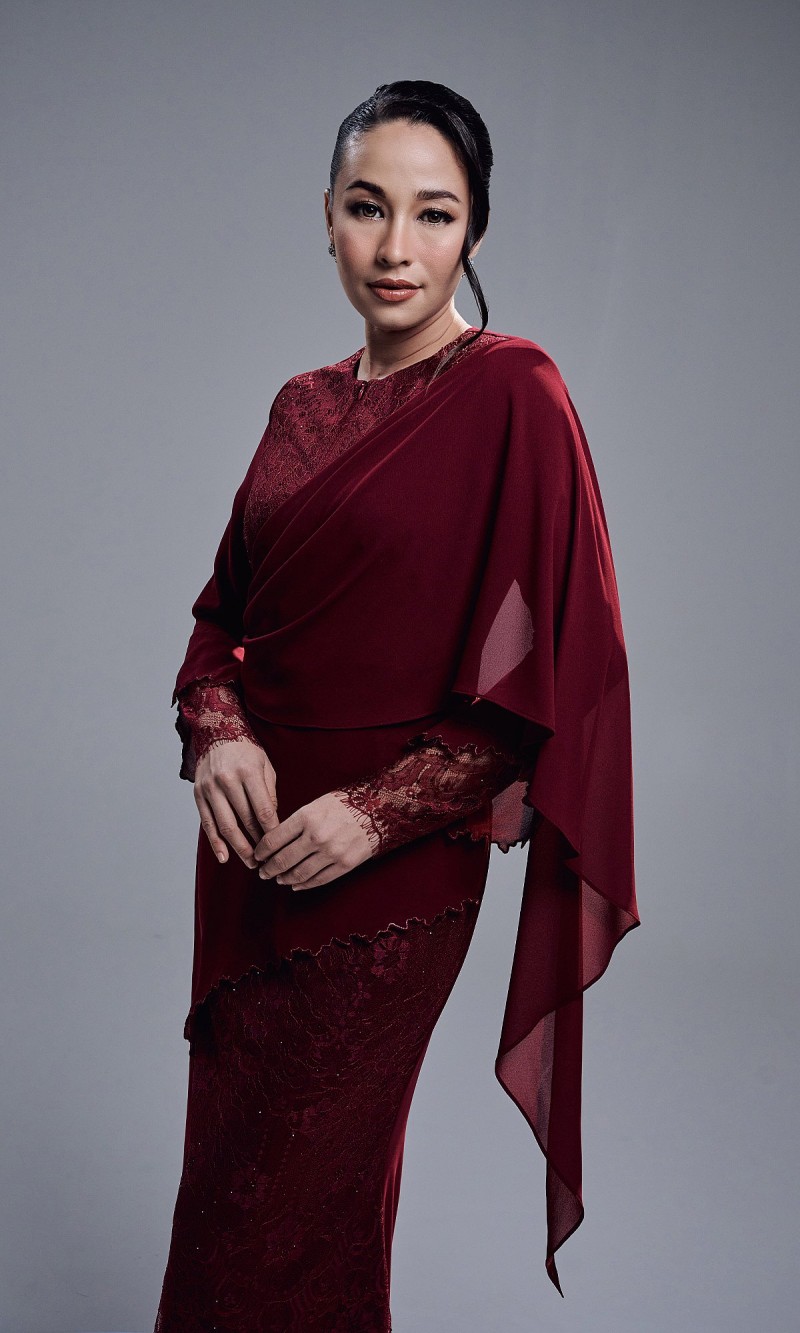 RAEESA DRESS - MAROON