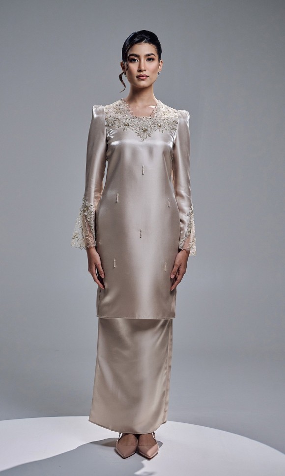 THALINA KURUNG - CHAMPAGNE