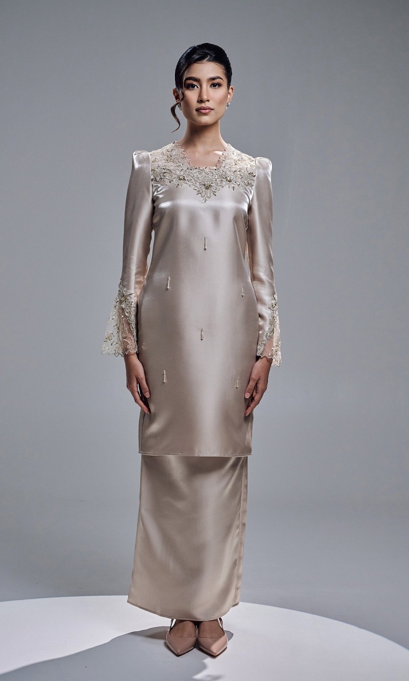 THALINA KURUNG - CHAMPAGNE