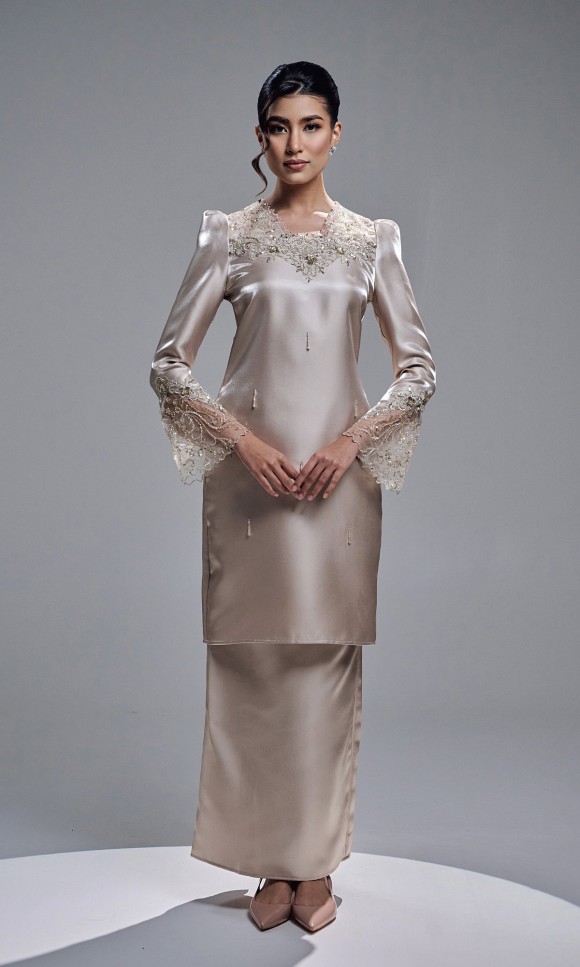 THALINA KURUNG - CHAMPAGNE