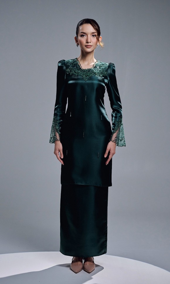 THALINA KURUNG - EMERALD