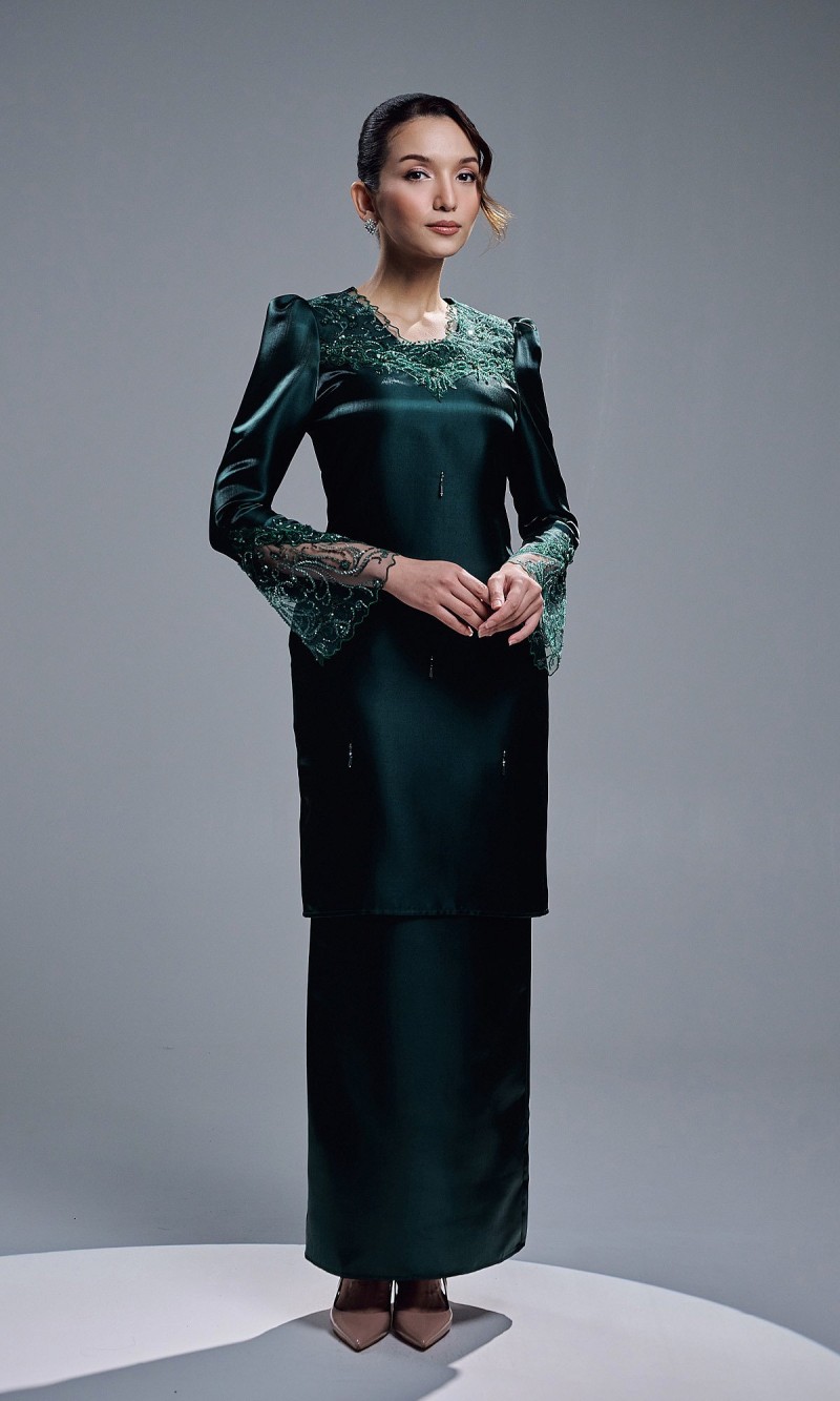 THALINA KURUNG - EMERALD