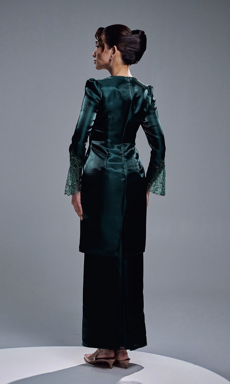 THALINA KURUNG - EMERALD