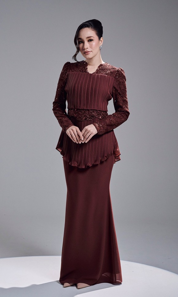 HANNAH KURUNG - RICH BROWN HANNAH KURUNG - RICH BROWN