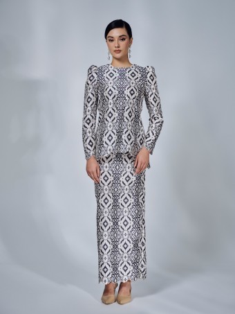 ZAHANA KURUNG - BLACK CREAM