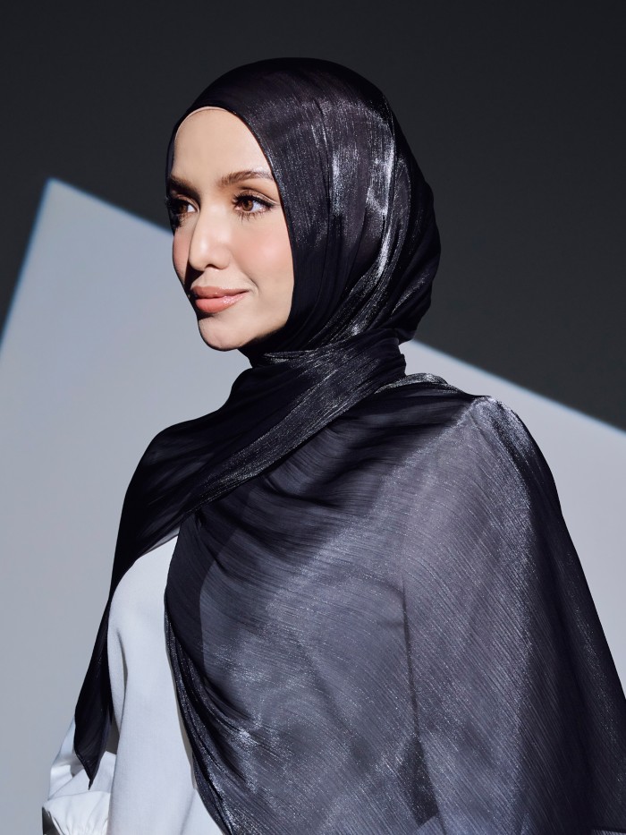 VIORA SHIMMER SHAWL - BLACK