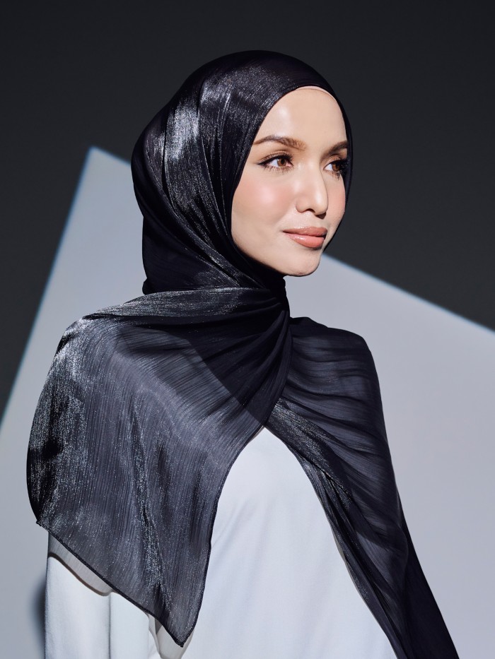 VIORA SHIMMER SHAWL - BLACK