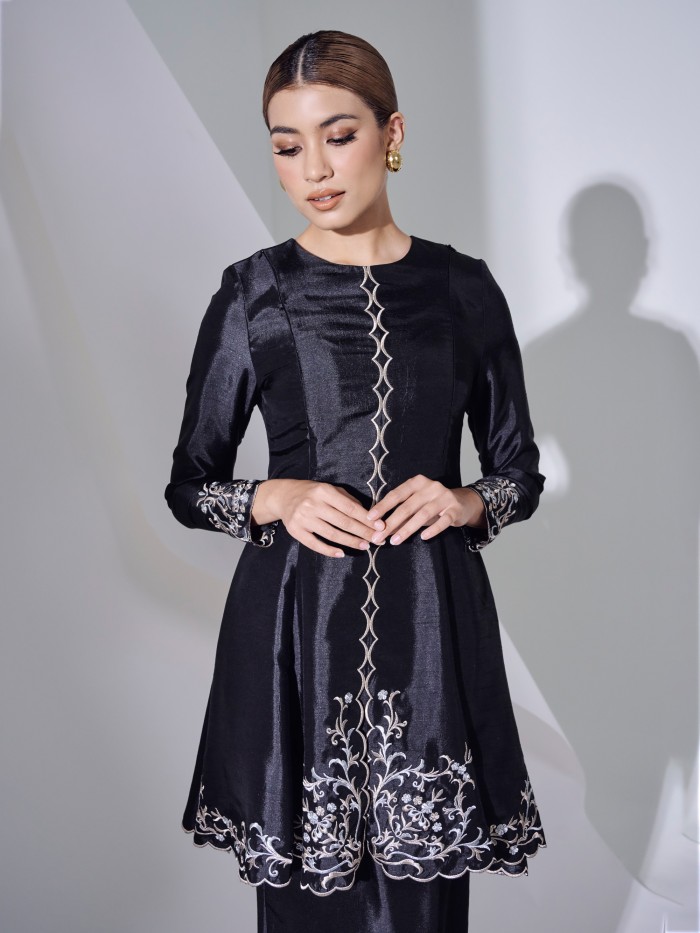 ZEHTA KEBARUNG - BLACK