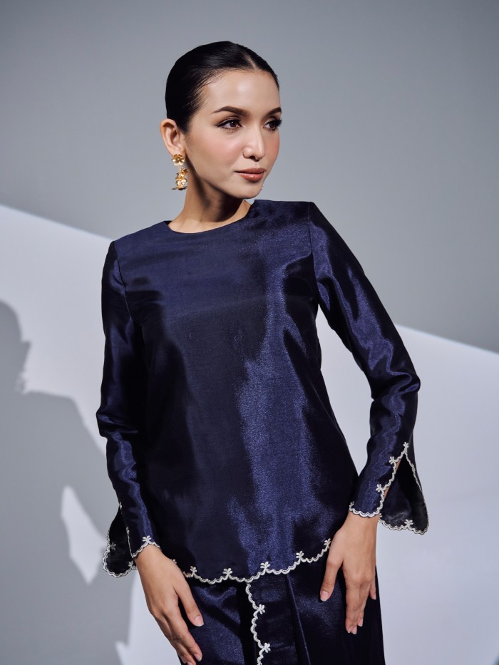 KAMILA KURUNG - NAVY