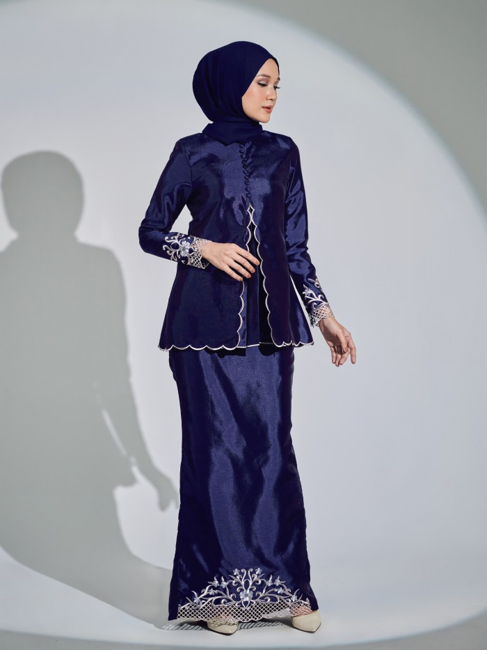 TIARA KURUNG - NAVY