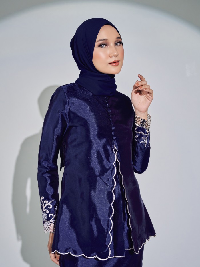 TIARA KURUNG - NAVY