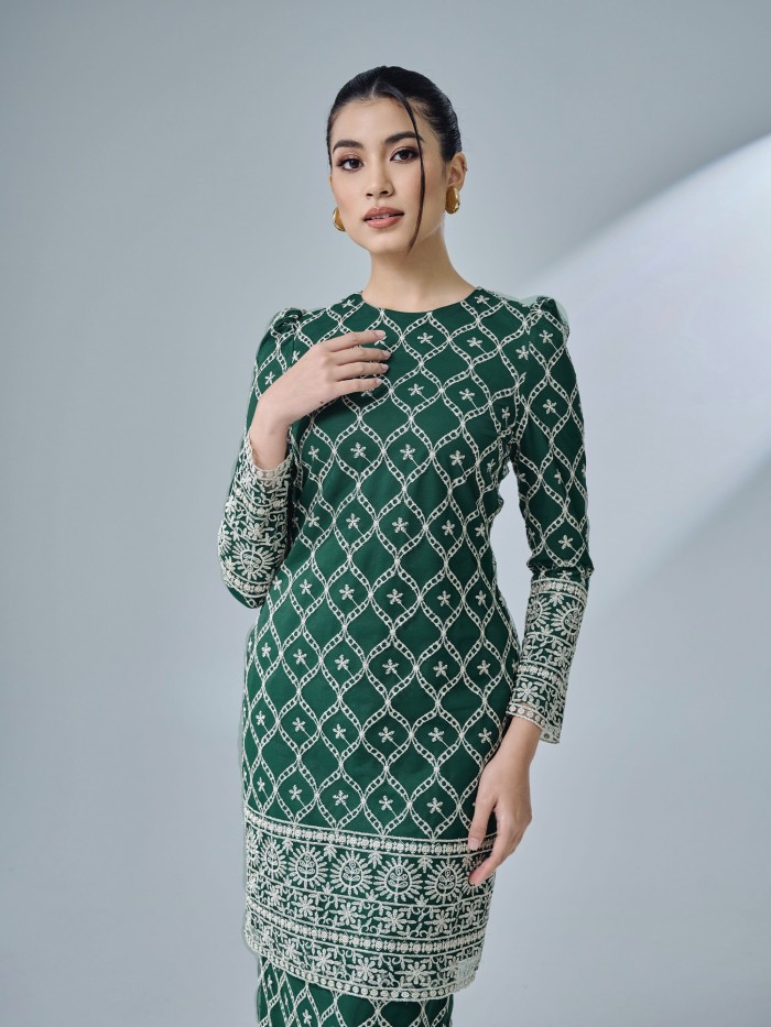 ELHANA KURUNG - EMERALD