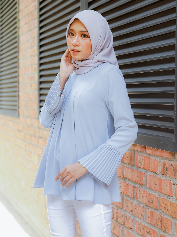 JULIA BLOUSE - BABY BLUE