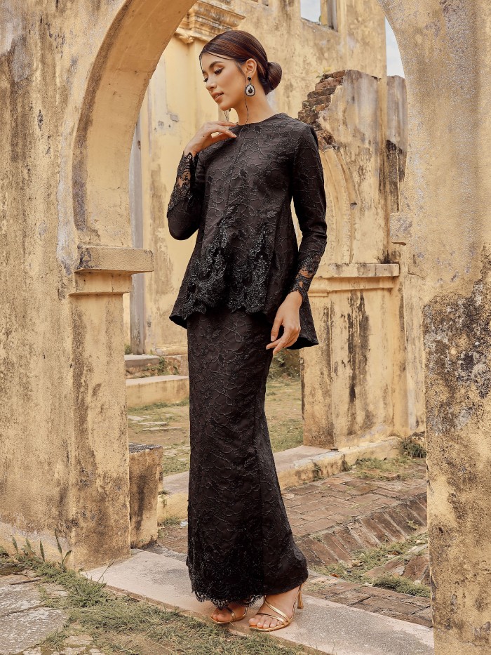 ESMILIA KURUNG - BLACK