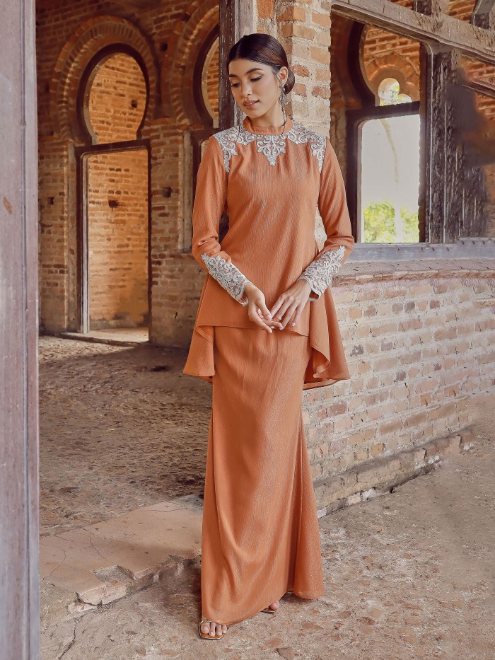 NEETA KURUNG - GOLDEN BROWN