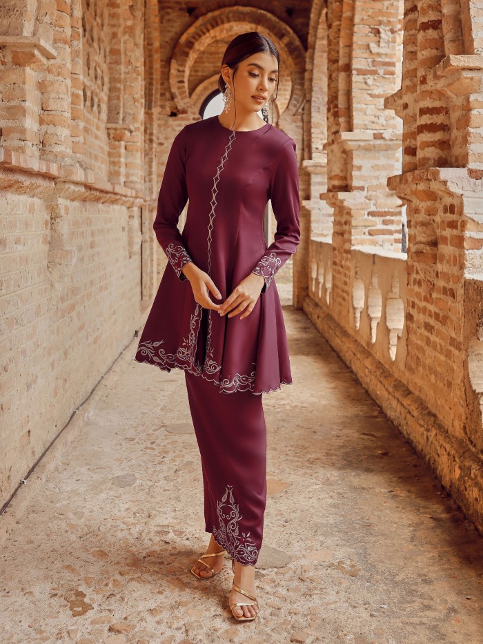 ZEHKA KEBARUNG - MAROON