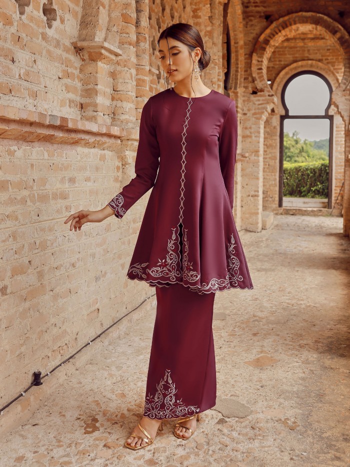 ZEHKA KEBARUNG - MAROON