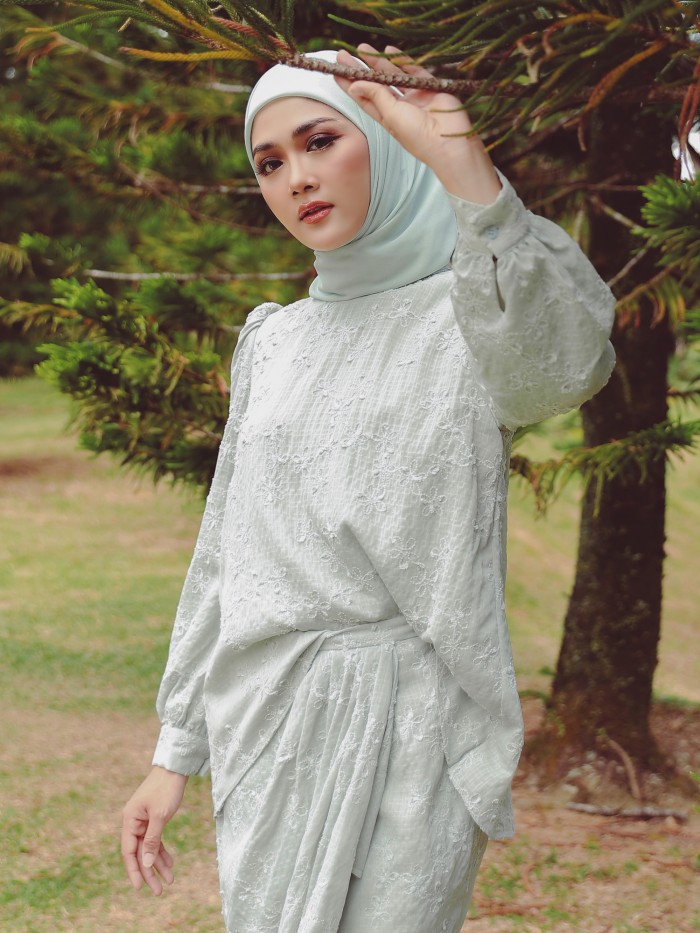 MERINE KURUNG - DUSTY GREEN