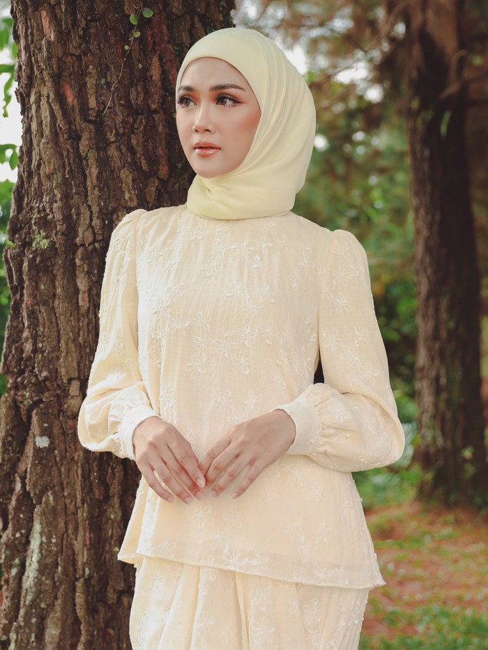 MERINE KURUNG - CREAM